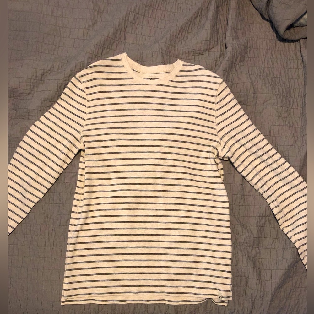 Long sleeve American Eagle, flex t shirt. Medium size. Great condition.